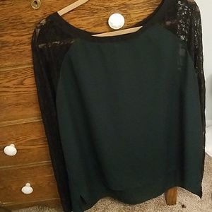 Long sleeved shirt with Lace